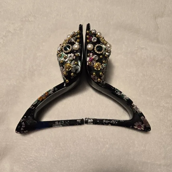 Azalea Wang Womens Black Satin Floral Sandals Multicolored Stones Size 8.5
