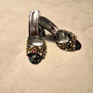 Azalea Wang Womens Black Satin Floral Sandals Multicolored Stones Size 8.5
