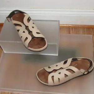 BAREFOOT FREEDOM Sandy Tan Sandals Size 12M