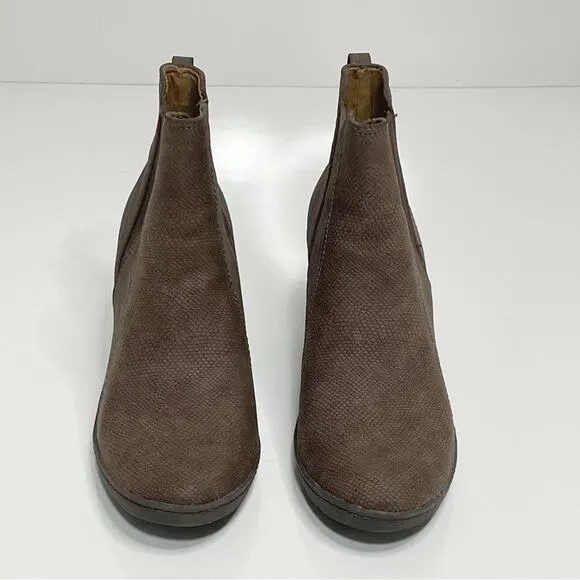 Baretraps Dasha Block Heel Ankle Booties Boots Oak Brown 9