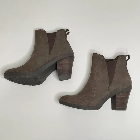 Baretraps Dasha Block Heel Ankle Booties Boots Oak Brown 9