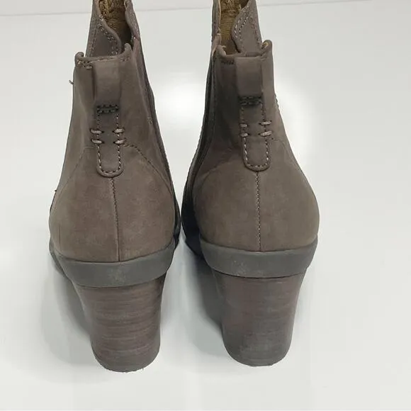 Baretraps Dasha Block Heel Ankle Booties Boots Oak Brown 9