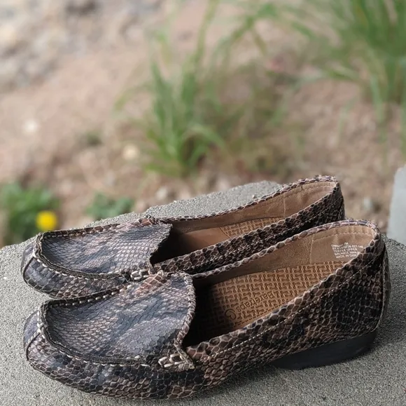 Baretraps Posture Plus  &quot;Ownah&quot; brown/black leather snakeskin flats/loafers sz 7