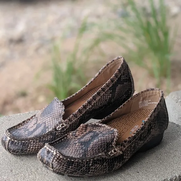 Baretraps Posture Plus  &quot;Ownah&quot; brown/black leather snakeskin flats/loafers sz 7
