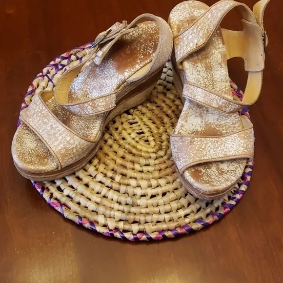 BED Stu Platform &amp; Wedge Sandals EUC Tan &amp; White