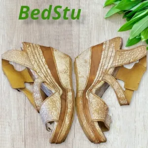 BED Stu Platform &amp; Wedge Sandals EUC Tan &amp; White