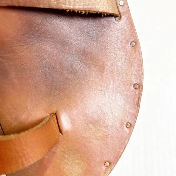 Beek Finch Leather Toe Ring Sandals Size 10 Two Toned Toe Strap
