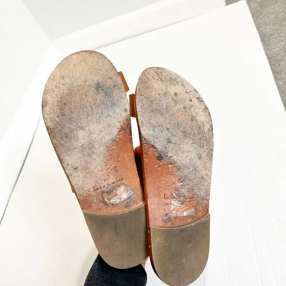 Beek Finch Leather Toe Ring Sandals Size 10 Two Toned Toe Strap