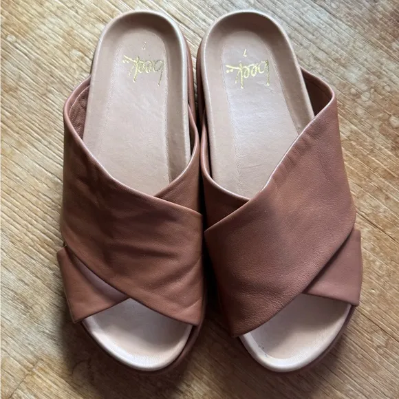 Beek Kite Sandals