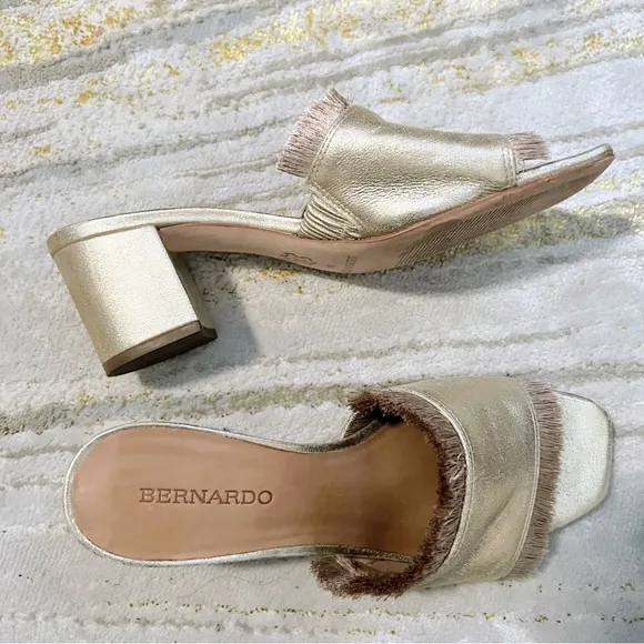 Bernardo Bryn Metallic Fringed Gold Mule Clog Slip on Sandal Slide Shoes Size 9m