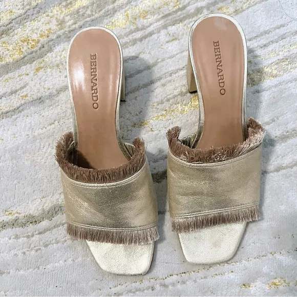 Bernardo Bryn Metallic Fringed Gold Mule Clog Slip on Sandal Slide Shoes Size 9m