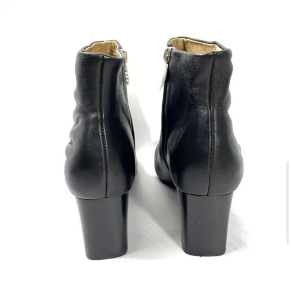 Bettye Muller Deena Booties Sz 6.5M Black Soft Napa Leather Heel Ankle Boots NEW