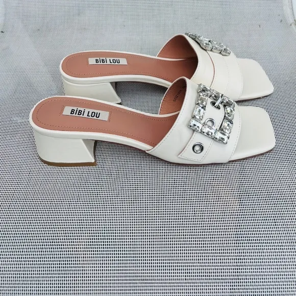 BIBI Lou Bella sandals white with rhinestones buckle size 39