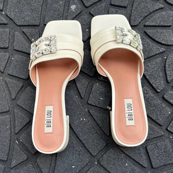 BIBI Lou Bella sandals white with rhinestones buckle size 39