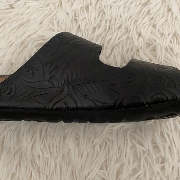 Birkenstock Arizona Embossed Leather Sandals