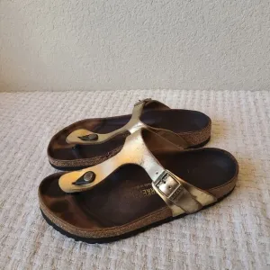 Birkenstock Gizeh Leather Gold Sandals Women's Size 7