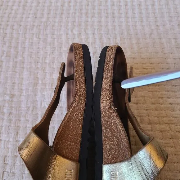 Birkenstock Gizeh Leather Gold Sandals Women's Size 7