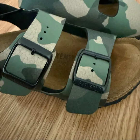 Birkenstock Milano Kids Birko-Flor Desert Soil Camo Khaki Sandals Sz EU 26 US 8