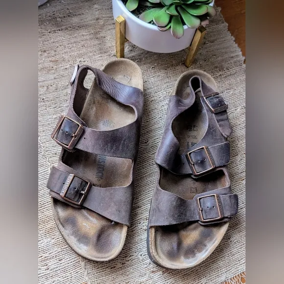 Birkenstock • Milano Oiled Leather Sandals