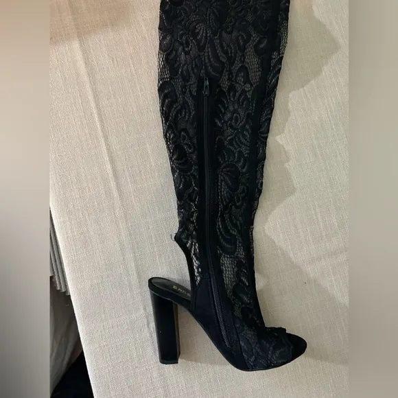 Black lace over the knee chunky high heel peep toe booties boots sandals sz 6