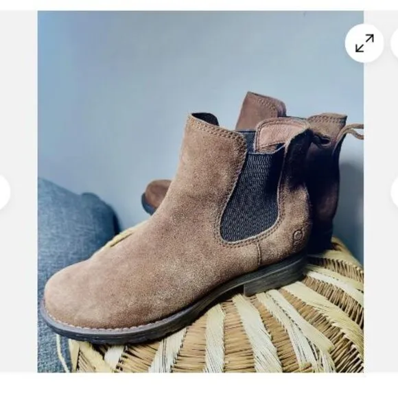 Born Cove Chelsea Boots Womens 9 Brown Suede Pull On Ankle Bootie Shoes