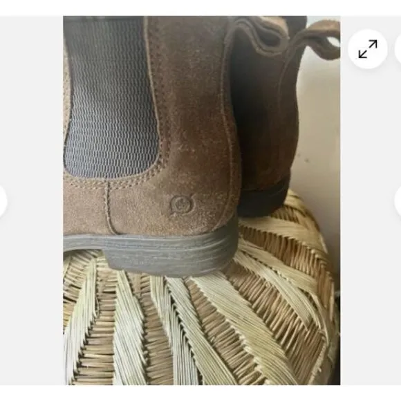 Born Cove Chelsea Boots Womens 9 Brown Suede Pull On Ankle Bootie Shoes