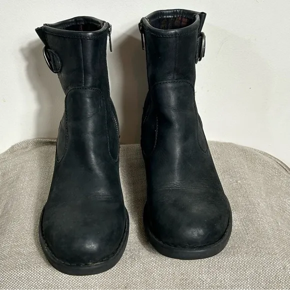 Born Women's Gunn Boot Size 9 Block Heel Biker Black Leather Moto Lug Sole Shoe