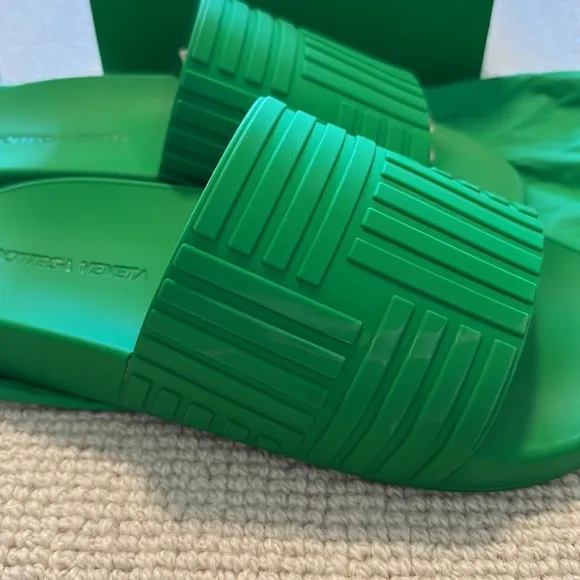 Bottega Veneta Green Slider Sandals EU size 40