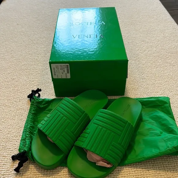 Bottega Veneta Green Slider Sandals EU size 40