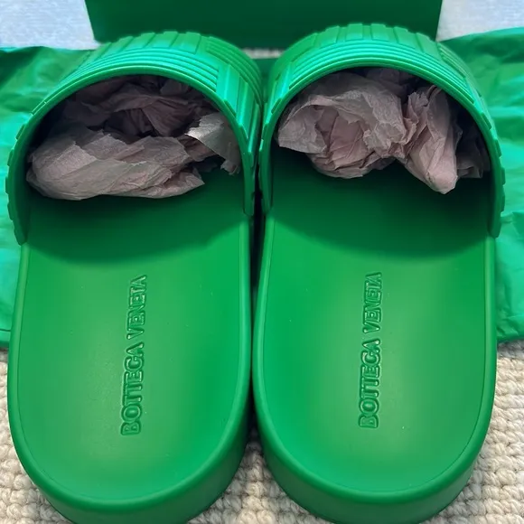 Bottega Veneta Green Slider Sandals EU size 40