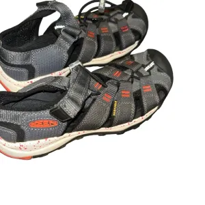 Boys KEEN Child Newport Neo H2 Closed Toe gray Water Sandals size 13
