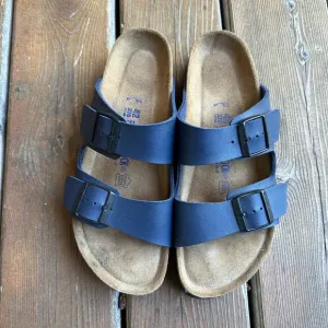 Brand New Birkenstock Navy Blue Two Buckle Arizona in Unisex 42 - Women's 11