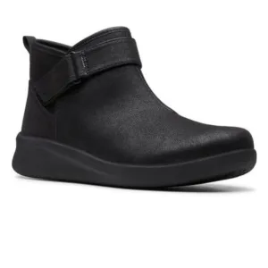 BRAND NEW CLOUDSTEPPERS BY CLARKS ADJUSTABLE BUCKLE ZIP CLOSURE ROUND TOE BOOTIE