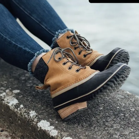 BrandNew Sorel Slimback II Waterproof Laceup Boots Gray &amp; Black US7 or Eu38