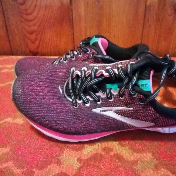 Brooks GHOST 11 Great Condition Running Shoes Pink Aqua Purple Black 6.5 Women's