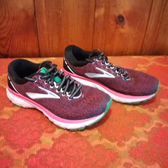 Brooks GHOST 11 Great Condition Running Shoes Pink Aqua Purple Black 6.5 Women's