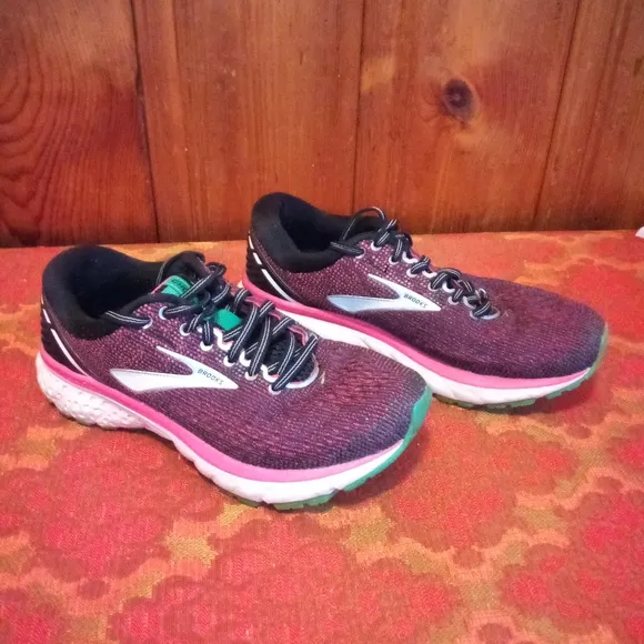 Brooks GHOST 11 Great Condition Running Shoes Pink Aqua Purple Black 6.5 Women's