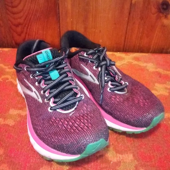 Brooks GHOST 11 Great Condition Running Shoes Pink Aqua Purple Black 6.5 Women's