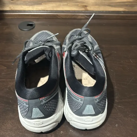 Brooks Gray Red Addiction 13 Running Comfort Shoes Size 11