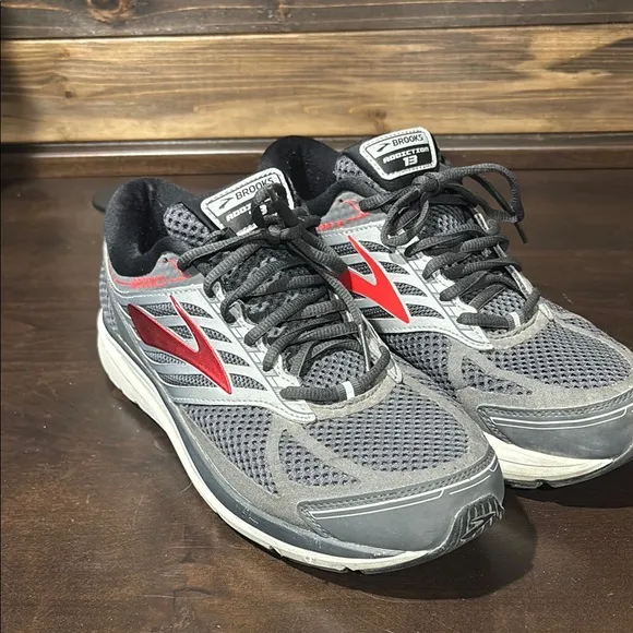 Brooks Gray Red Addiction 13 Running Comfort Shoes Size 11