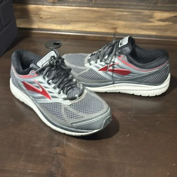 Brooks Gray Red Addiction 13 Running Comfort Shoes Size 11
