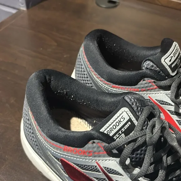 Brooks Gray Red Addiction 13 Running Comfort Shoes Size 11