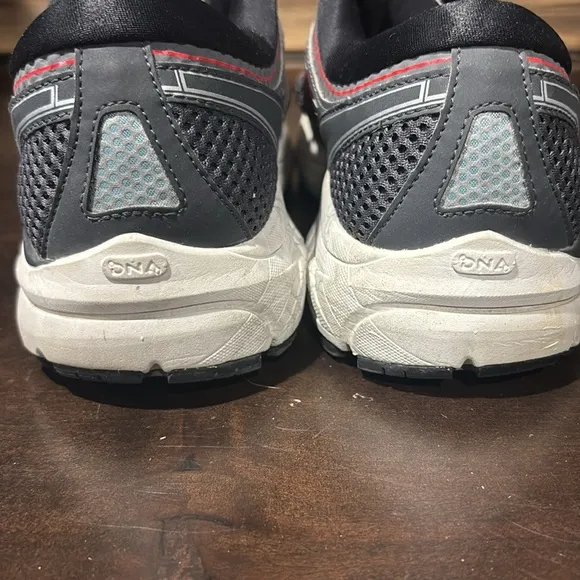 Brooks Gray Red Addiction 13 Running Comfort Shoes Size 11