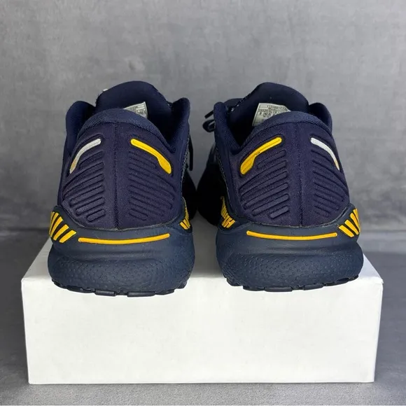 🔥🔥🔥Brooks Men's Athletic Shoes - Navy and Yellow Size: 9🔥🔥🔥