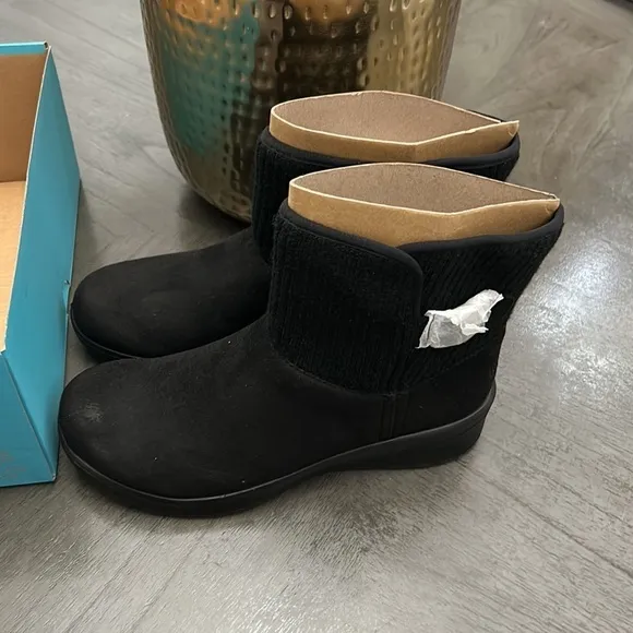 BZEES Gloria Womens Ankle Knit Booties