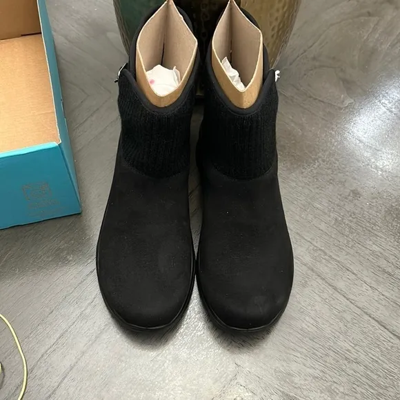BZEES Gloria Womens Ankle Knit Booties