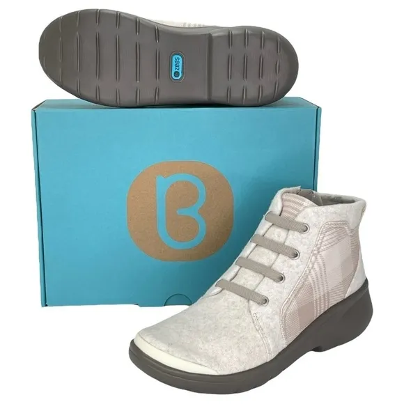 Bzees Womens Ankle Boots 7M Kick Back Taupe Cushioned Insole Arch Support