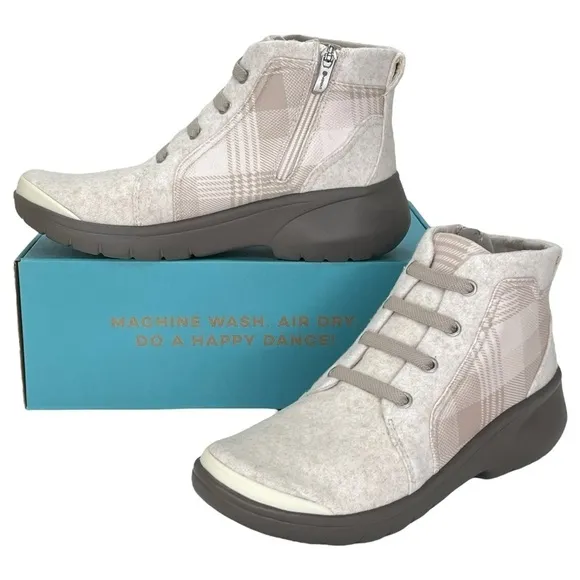 Bzees Womens Ankle Boots 7M Kick Back Taupe Cushioned Insole Arch Support