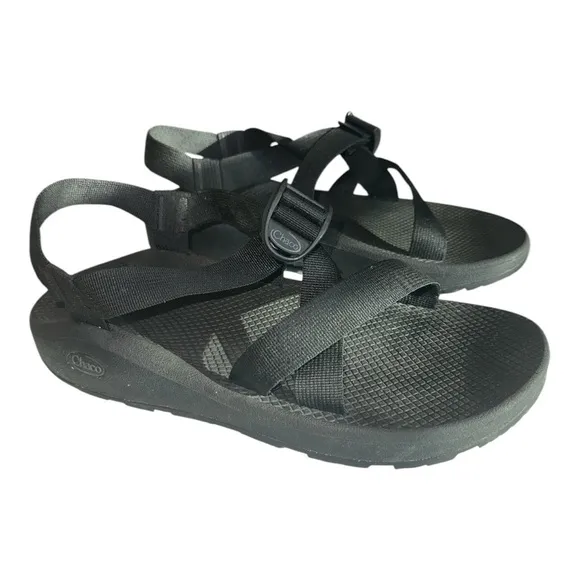 Chaco men’s Black adjustable Strappy wide width Sandals size 12W