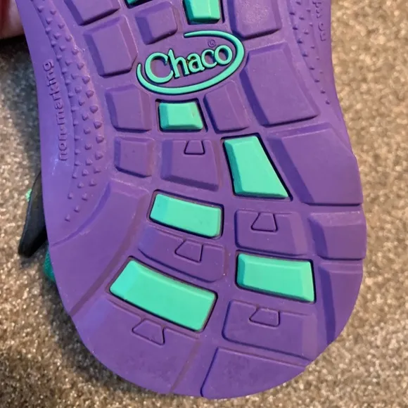 Chaco Sandals Girls Youth Size 2 in great condition. Please see all the pics!